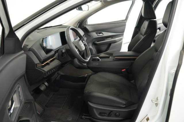 Used 2023 Nissan Ariya AWD image 29