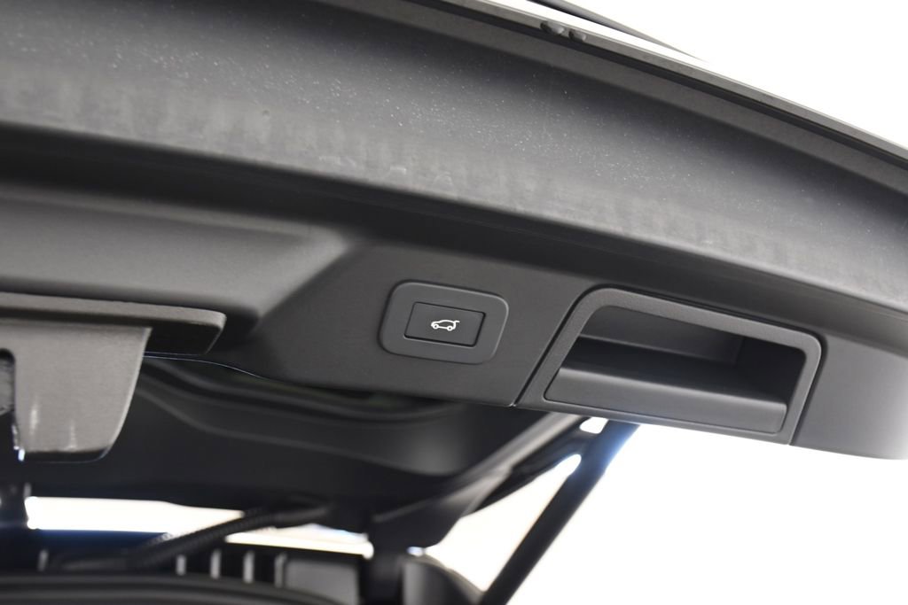 Used 2023 Land Rover Range Rover Velar R-Dynamic S AWD/4WD image 25