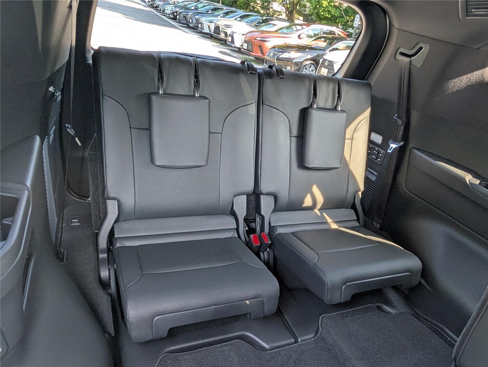 New 2026 Lexus LX 600 4WD w/ Luxury Package image 9