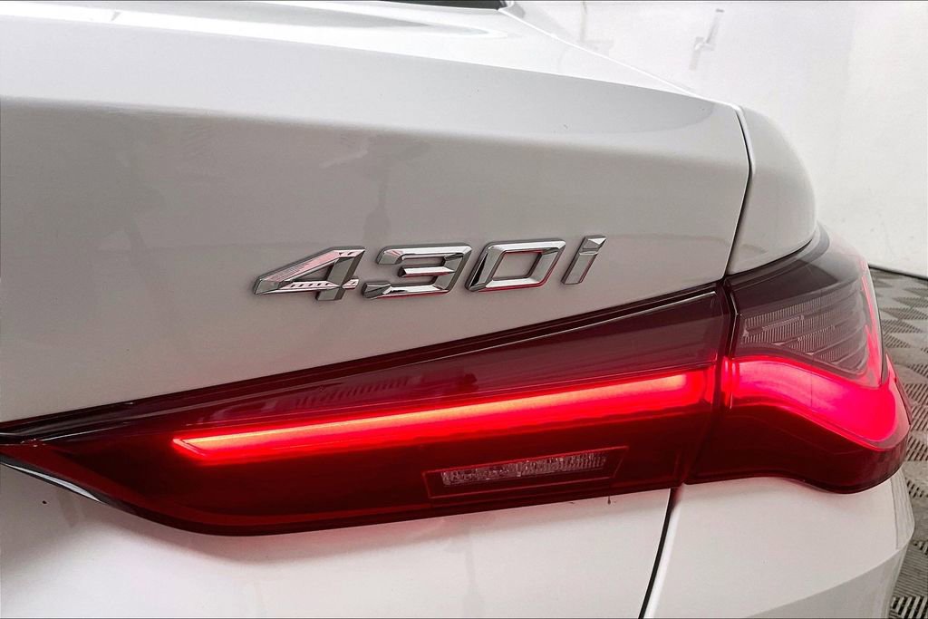 Used 2025 BMW 430i Coupe w/ Convenience Package image 14