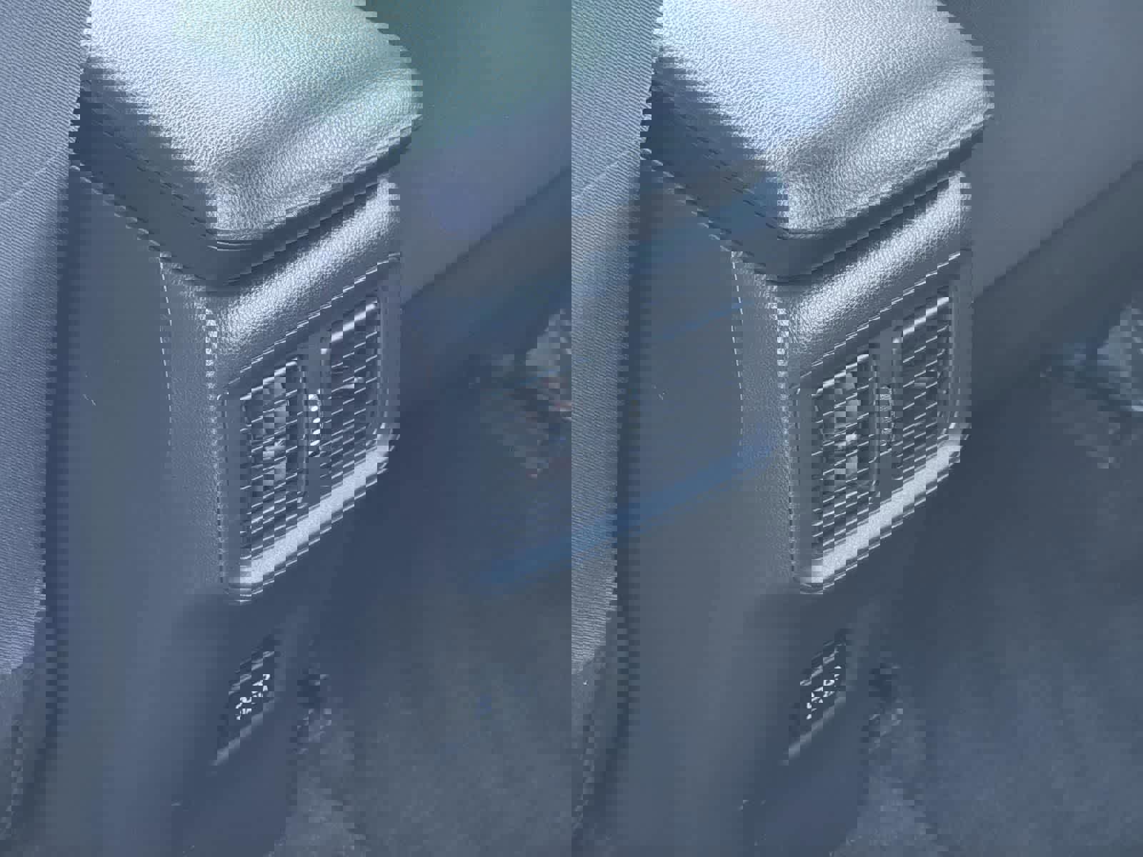 Used 2020 Toyota RAV4 XLE image 31