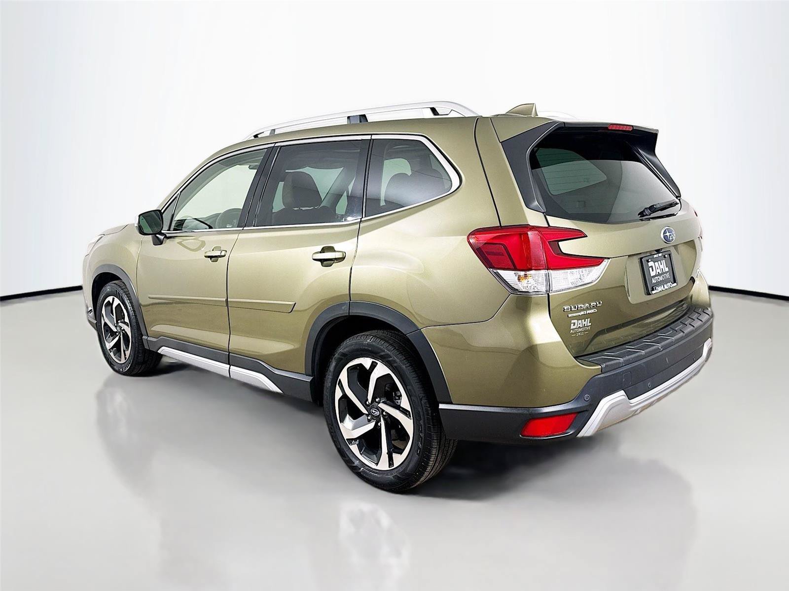 Used 2022 Subaru Forester Touring w/ Popular Package #3 AWD/4WD image 10