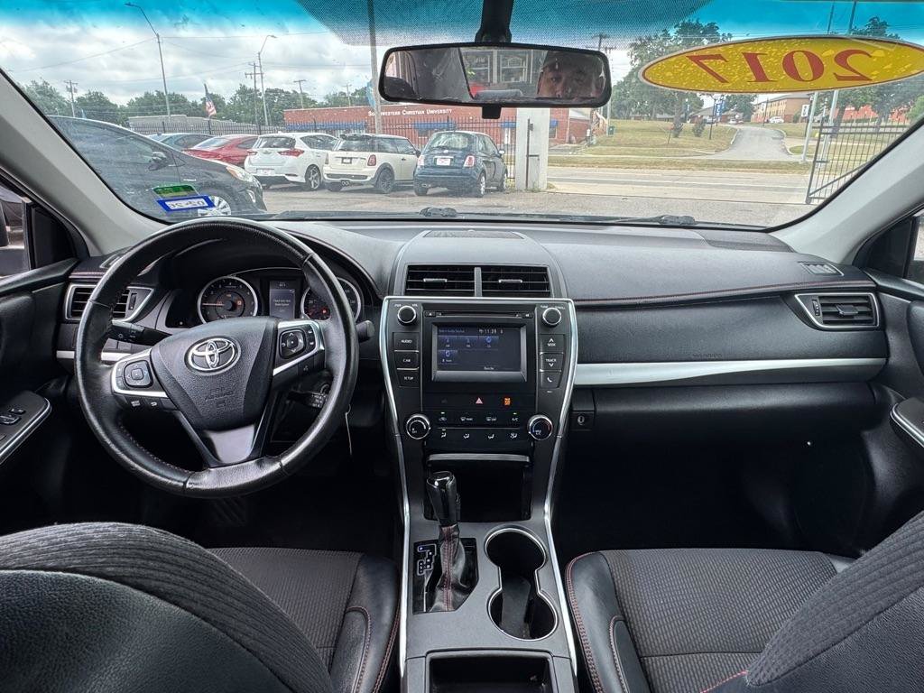 Used 2017 Toyota Camry SE FWD image 14