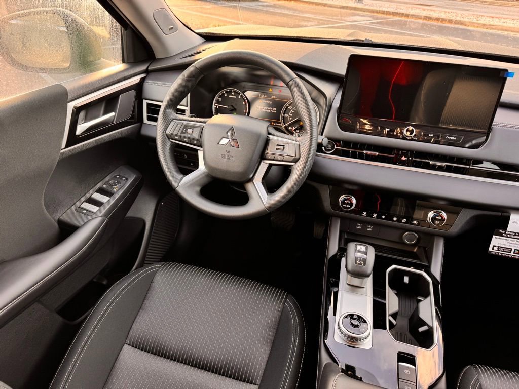 New 2026 Mitsubishi Outlander ES FWD image 22