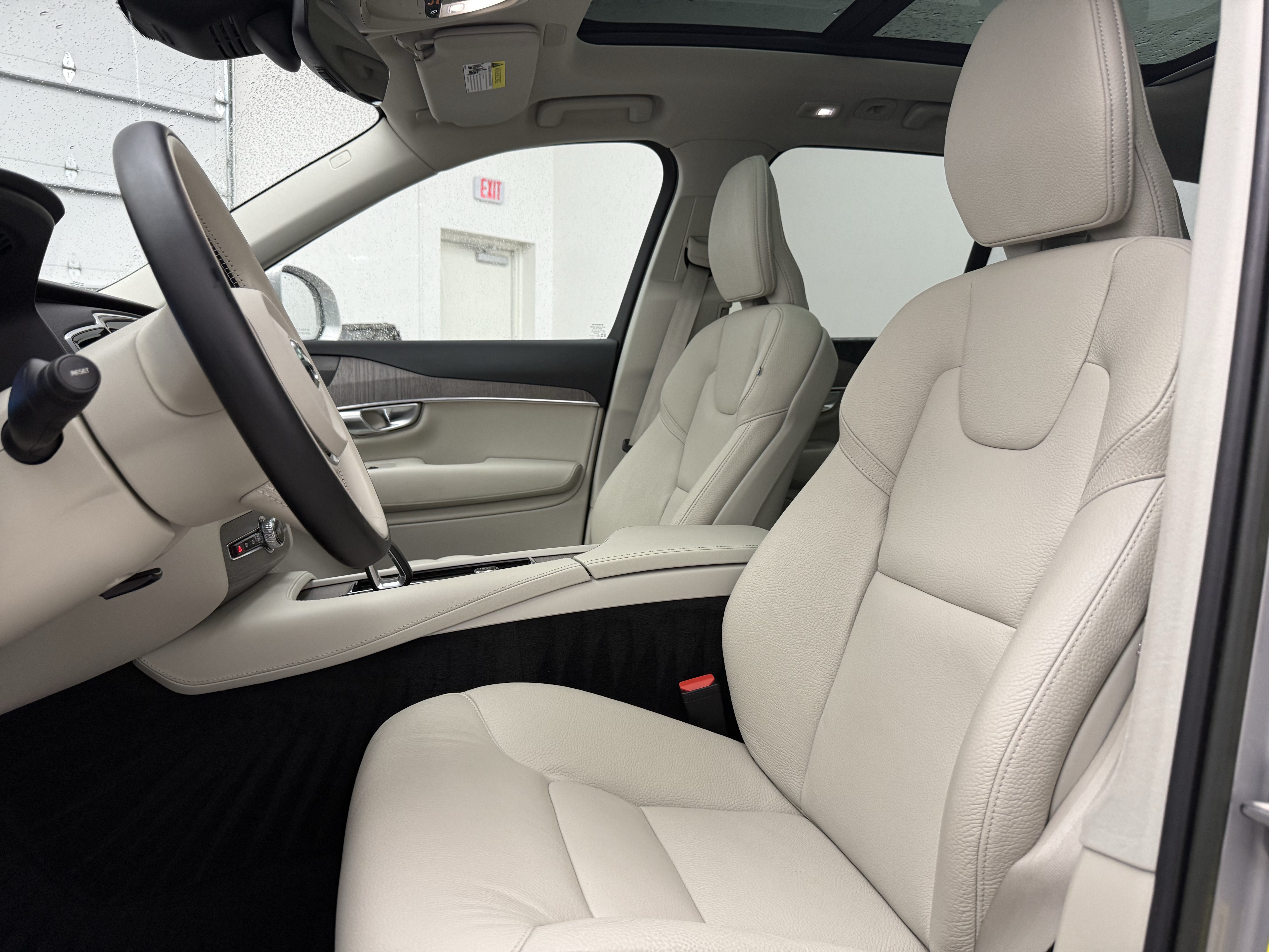 Used 2023 Volvo XC90 B6 Plus w/ Protection Package AWD/4WD image 10