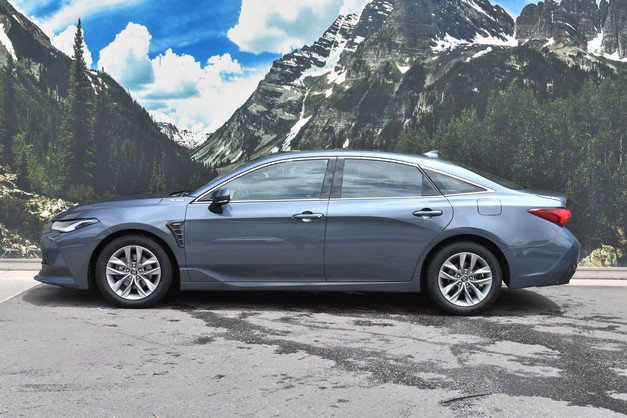 Certified 2019 Toyota Avalon XLE w/ Moonroof Package FWD image 7