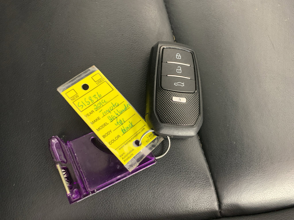 Used 2019 Toyota Highlander XLE image 46