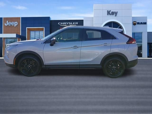 Used 2024 Mitsubishi Eclipse Cross LE image 2