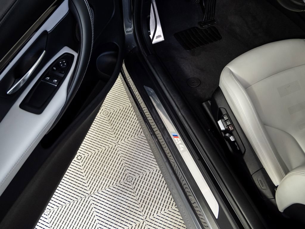 Used 2019 BMW M4 Coupe w/ Competition Package image 9