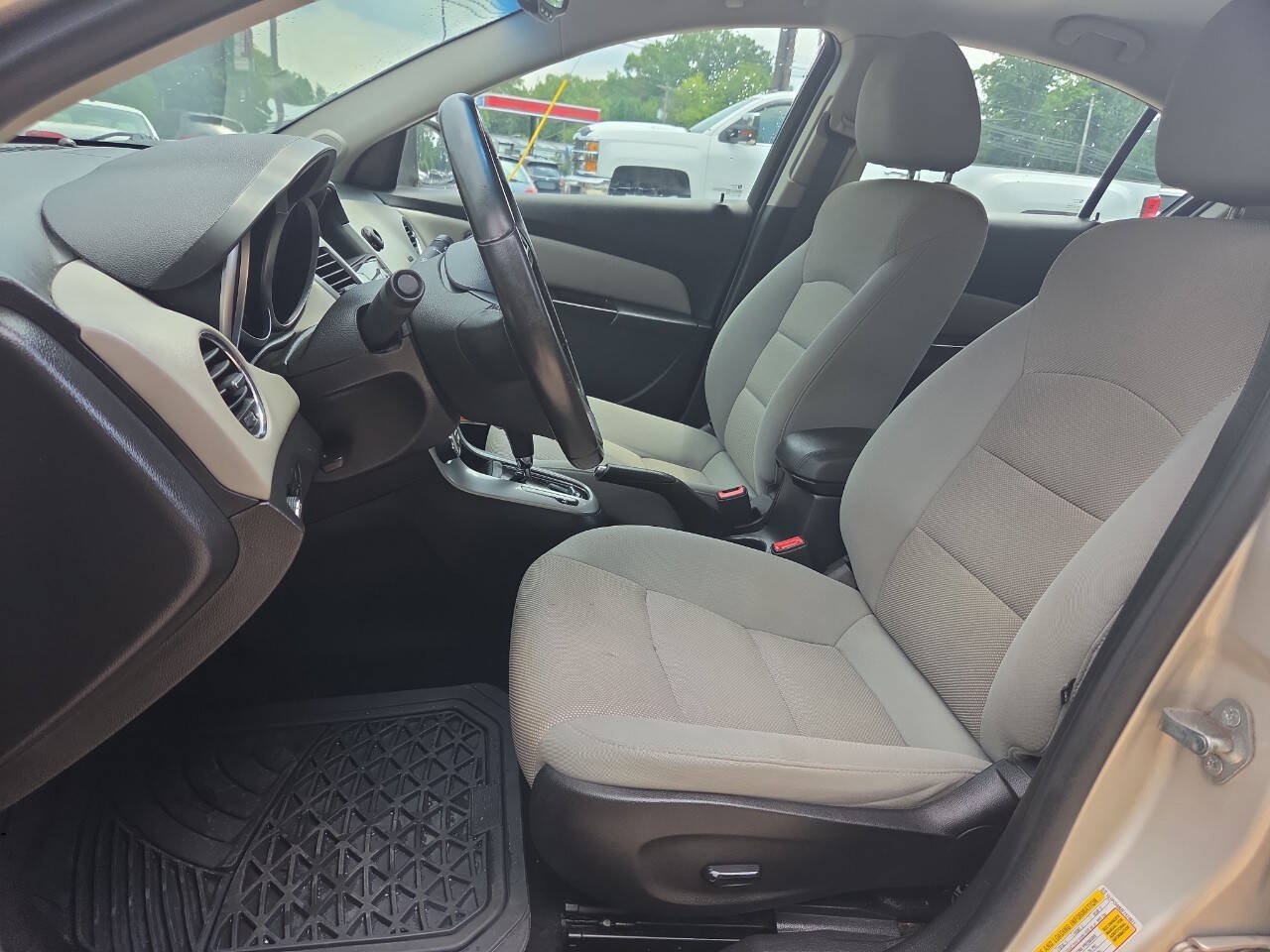 Used 2014 Chevrolet Cruze LT FWD image 14