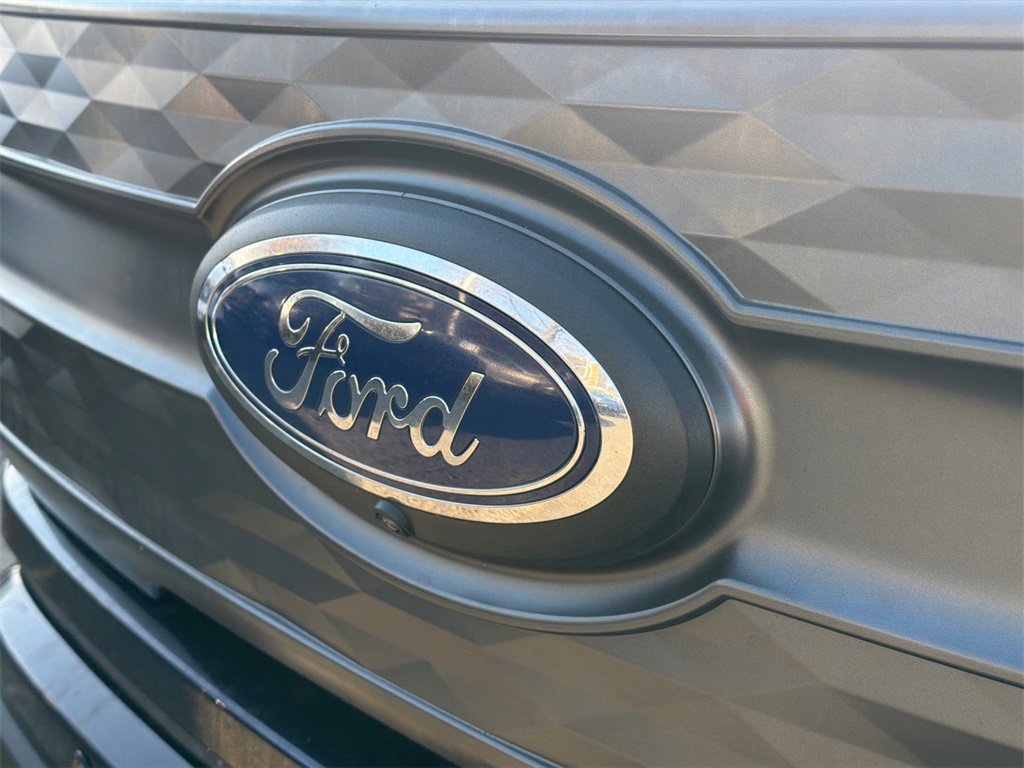 Used 2023 Ford F150 Lightning Lariat image 3