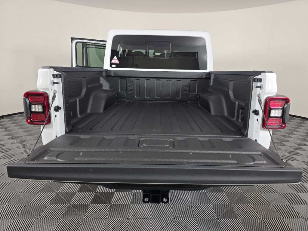 New 2026 Jeep Gladiator Sport AWD/4WD image 16