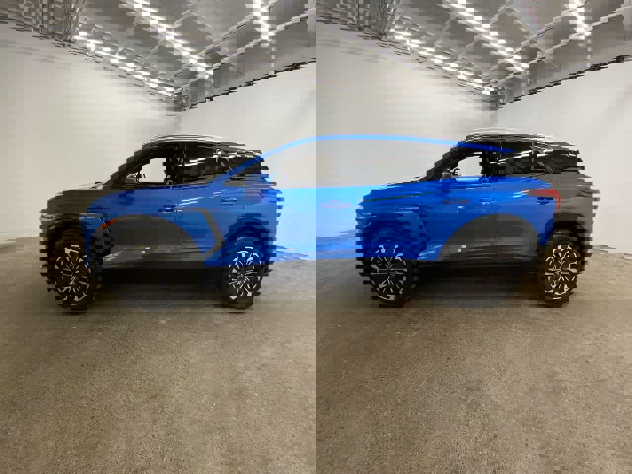 Used 2024 Chevrolet Blazer EV LT AWD/4WD image 3