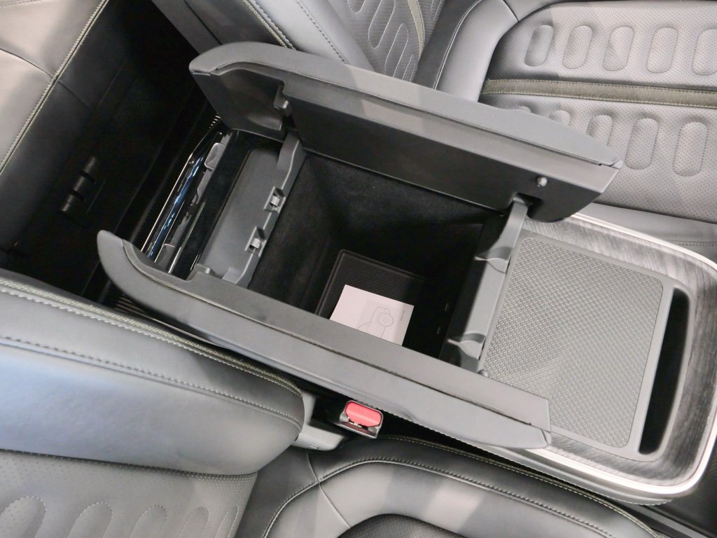 Used 2022 Rivian R1T Adventure image 19