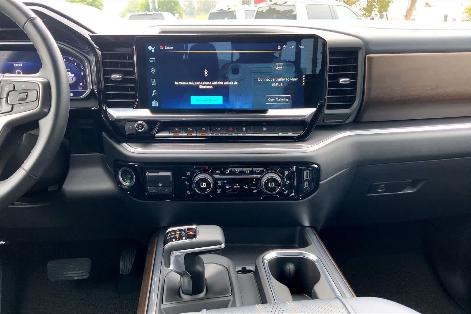 Used 2024 Chevrolet Silverado 1500 High Country w/ Technology Package RWD image 34