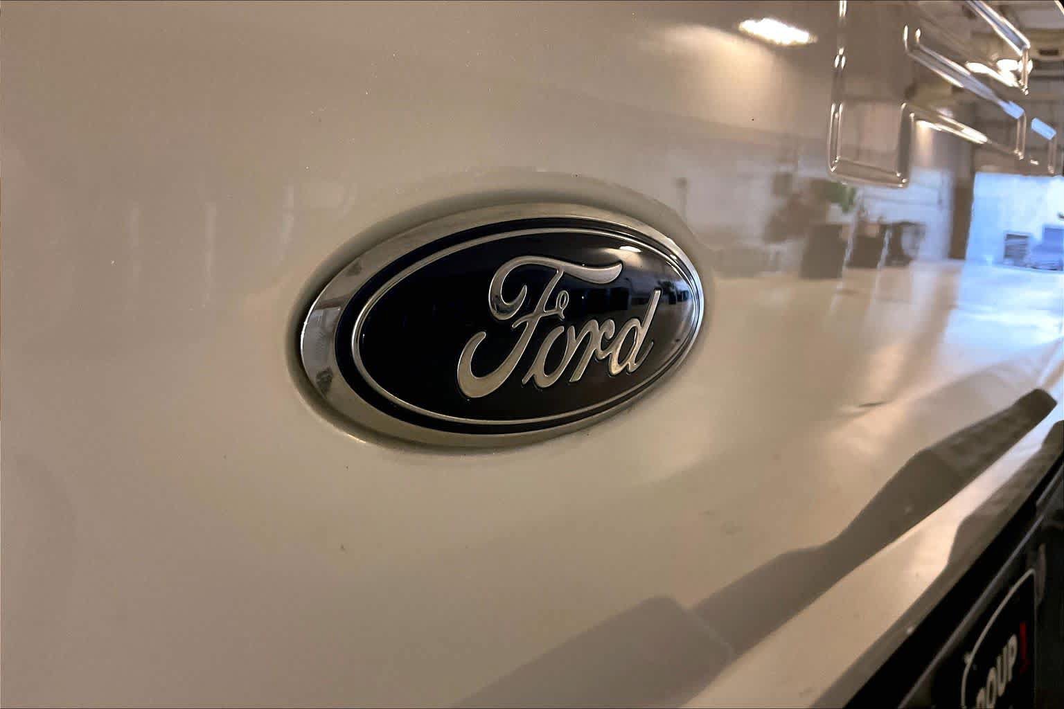 Used 2023 Ford F150 Lightning Platinum AWD/4WD image 29