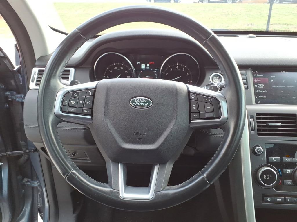 Used 2018 Land Rover Discovery Sport HSE image 17