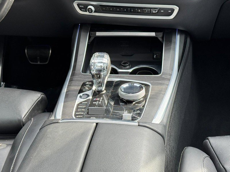 Used 2021 BMW X7 M50i w/ Dynamic Handling Package image 16