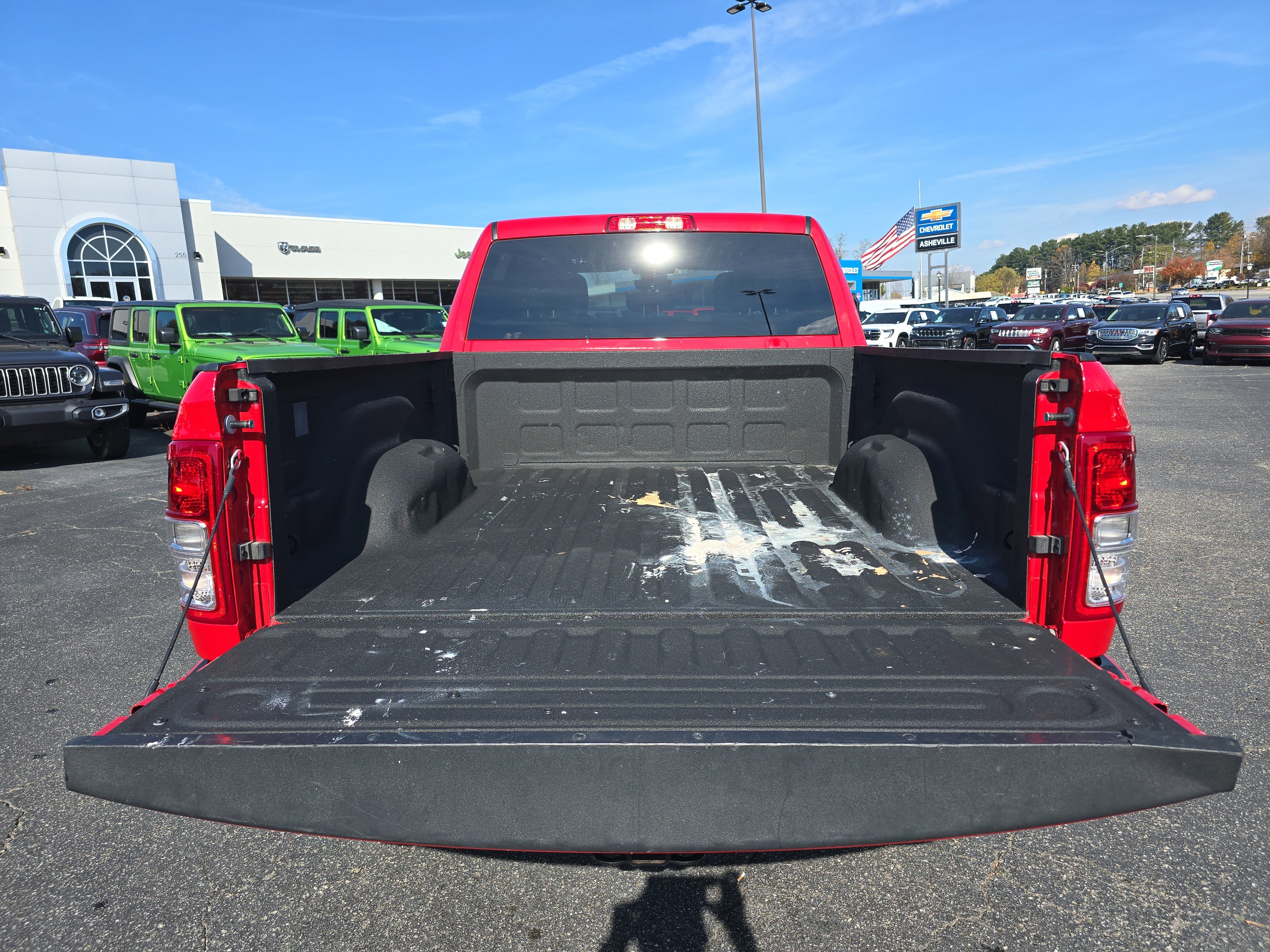 Used 2024 RAM 2500 Big Horn w/ Sport Appearance Package image 5