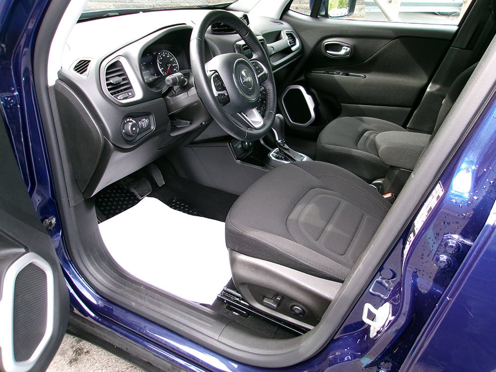 Used 2021 Jeep Renegade Latitude w/ Convenience Group AWD/4WD image 14