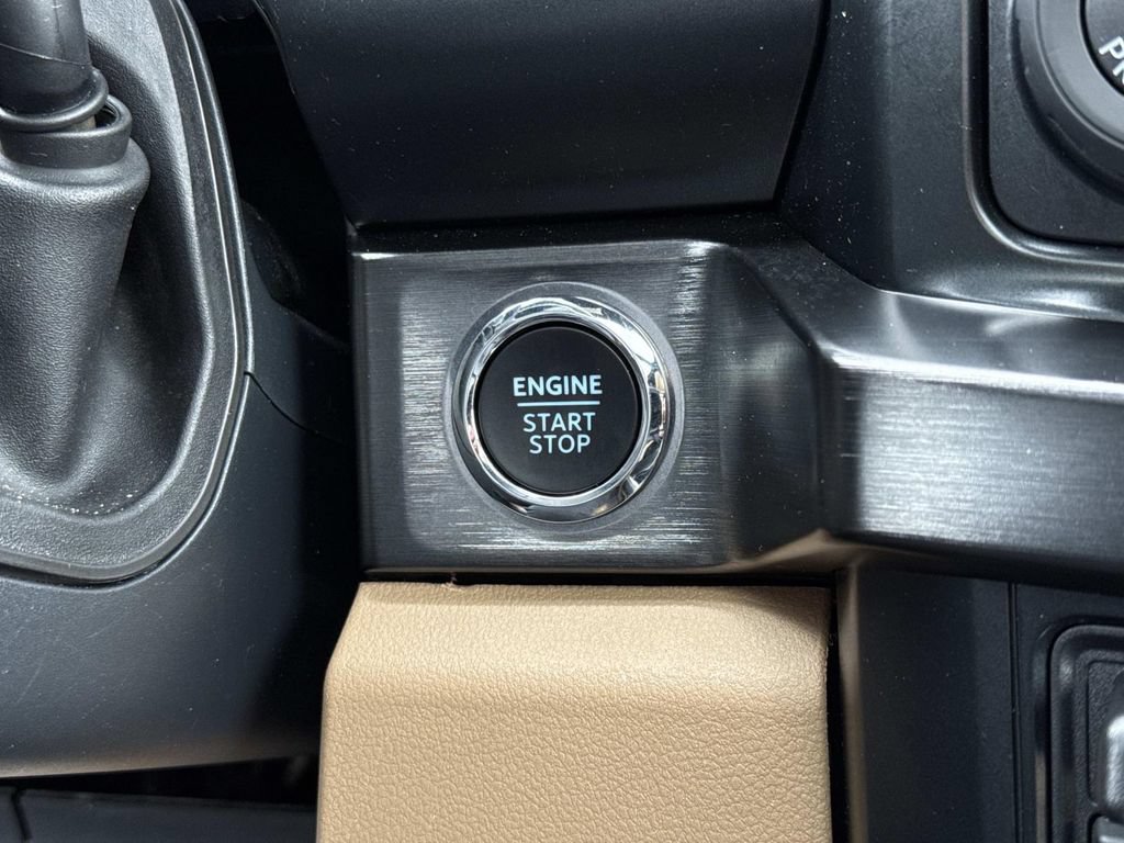 Used 2023 Ford F250 Lariat w/ Lariat Ultimate Package AWD/4WD image 15