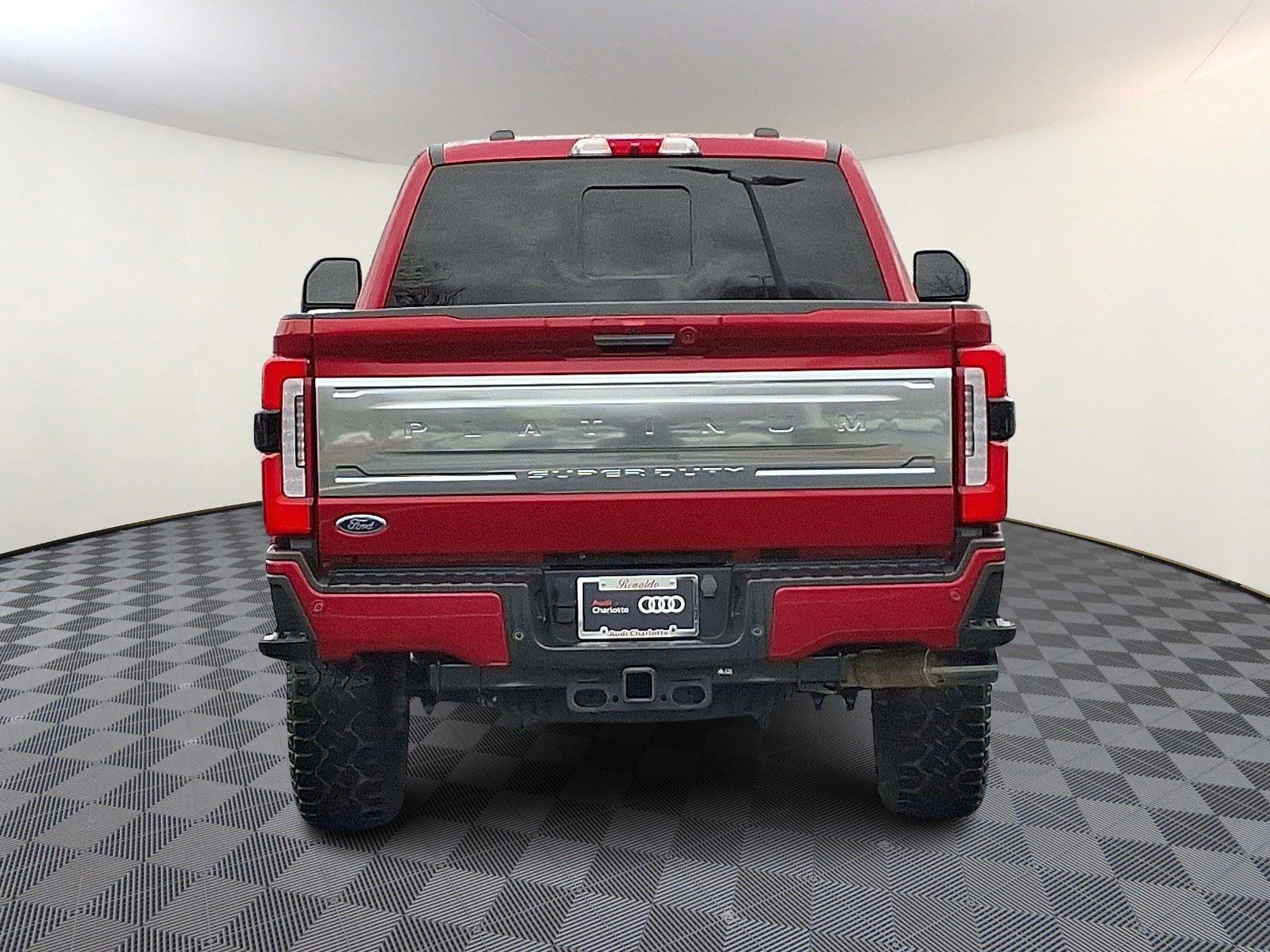 Used 2024 Ford F250 Platinum w/ Tremor Off-Road Package image 5