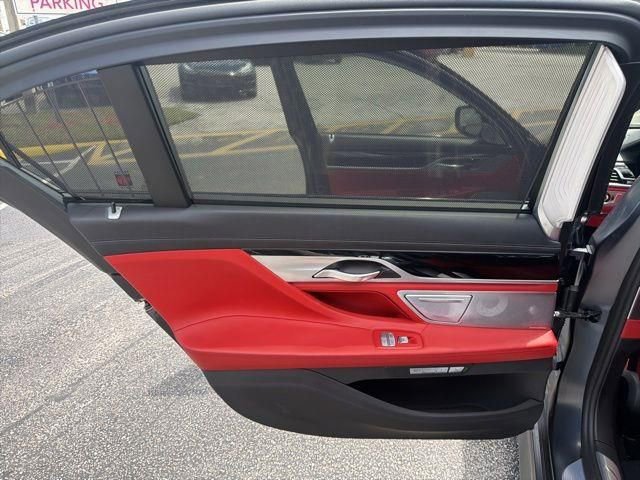 Used 2018 BMW M760i xDrive w/ Luxury Rear Seating Package AWD/4WD image 35