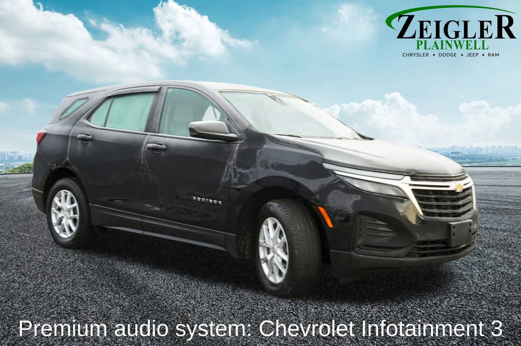 Used 2023 Chevrolet Equinox LS image 4