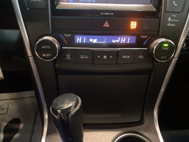 Used 2016 Toyota Camry XSE FWD image 23