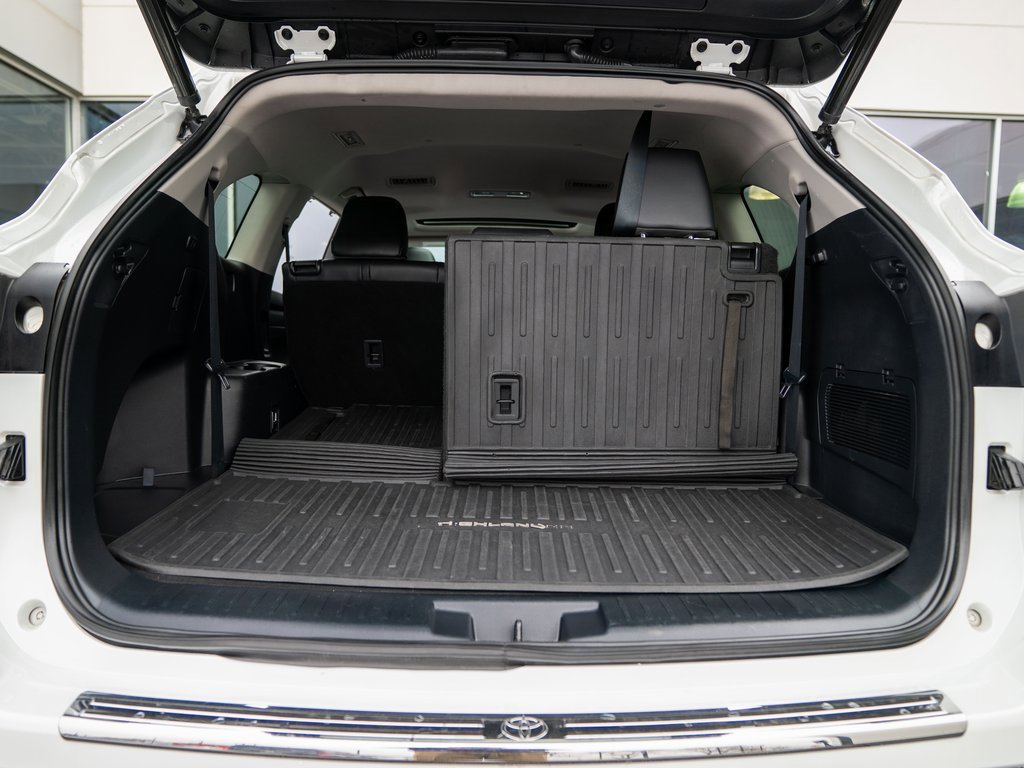 Used 2023 Toyota Highlander XLE image 37