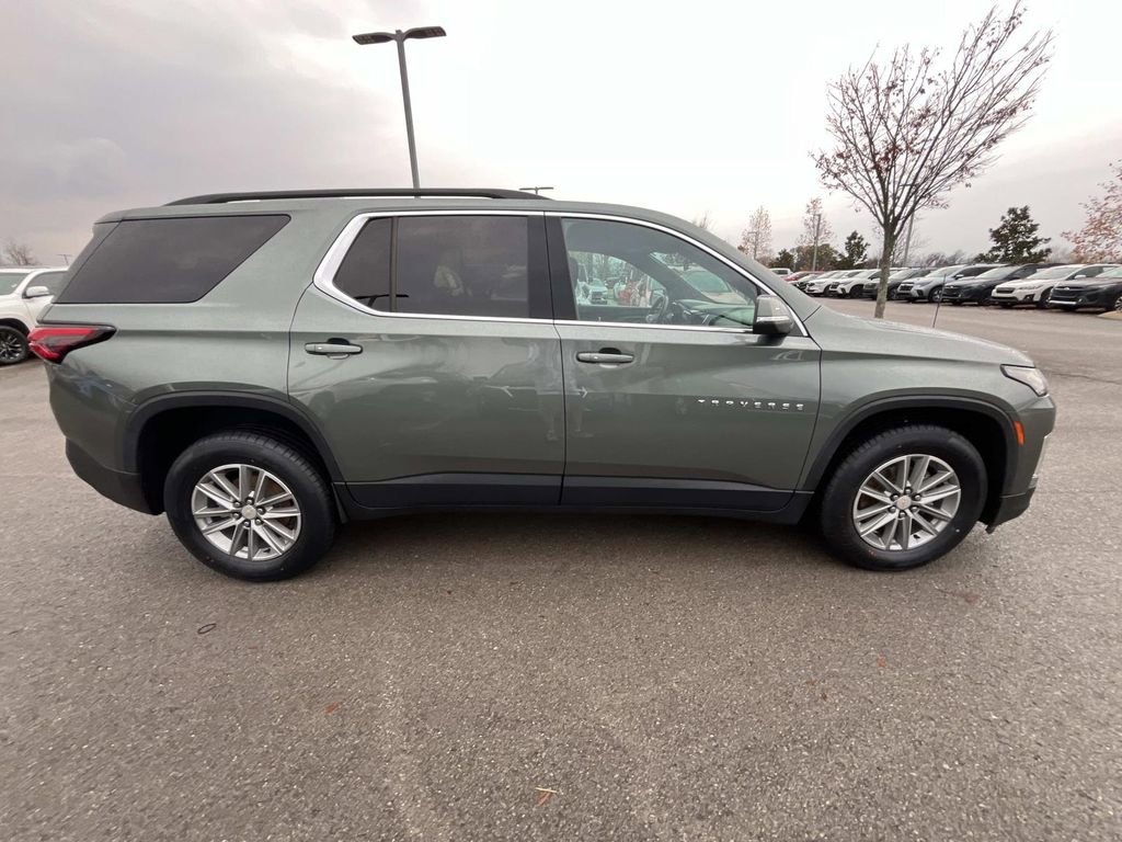 Used 2023 Chevrolet Traverse LT image 10