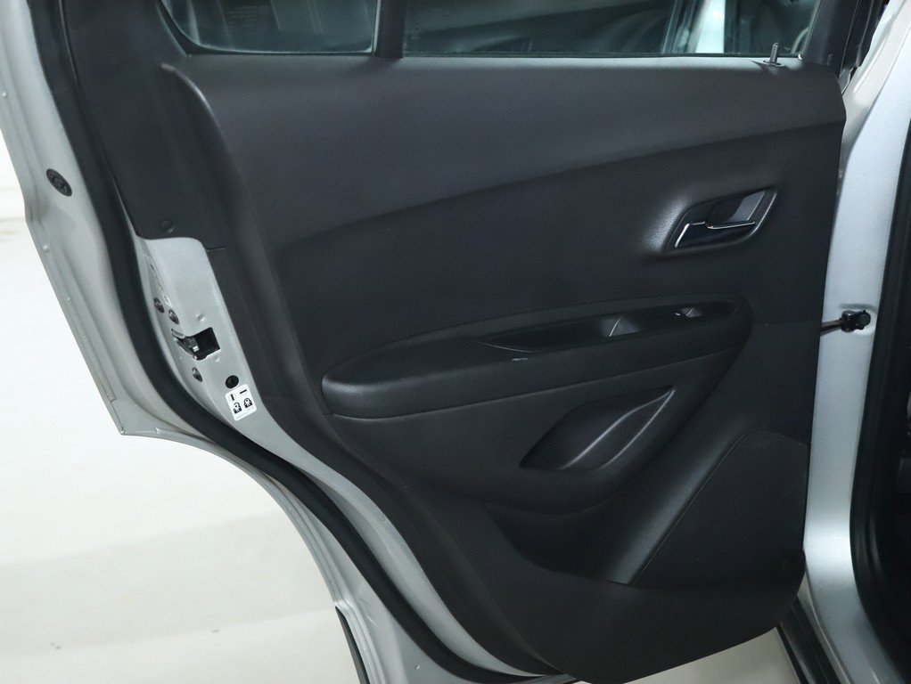 Used 2018 Chevrolet Trax LS image 13