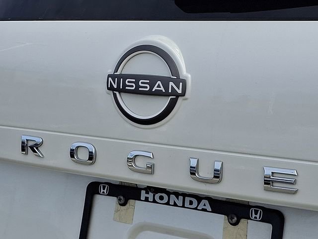 Used 2023 Nissan Rogue SL w/ SL Premium Package image 29