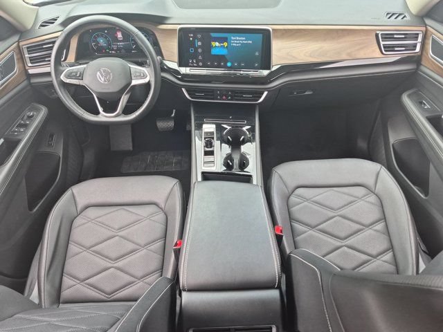 Used 2025 Volkswagen Atlas SE FWD image 25