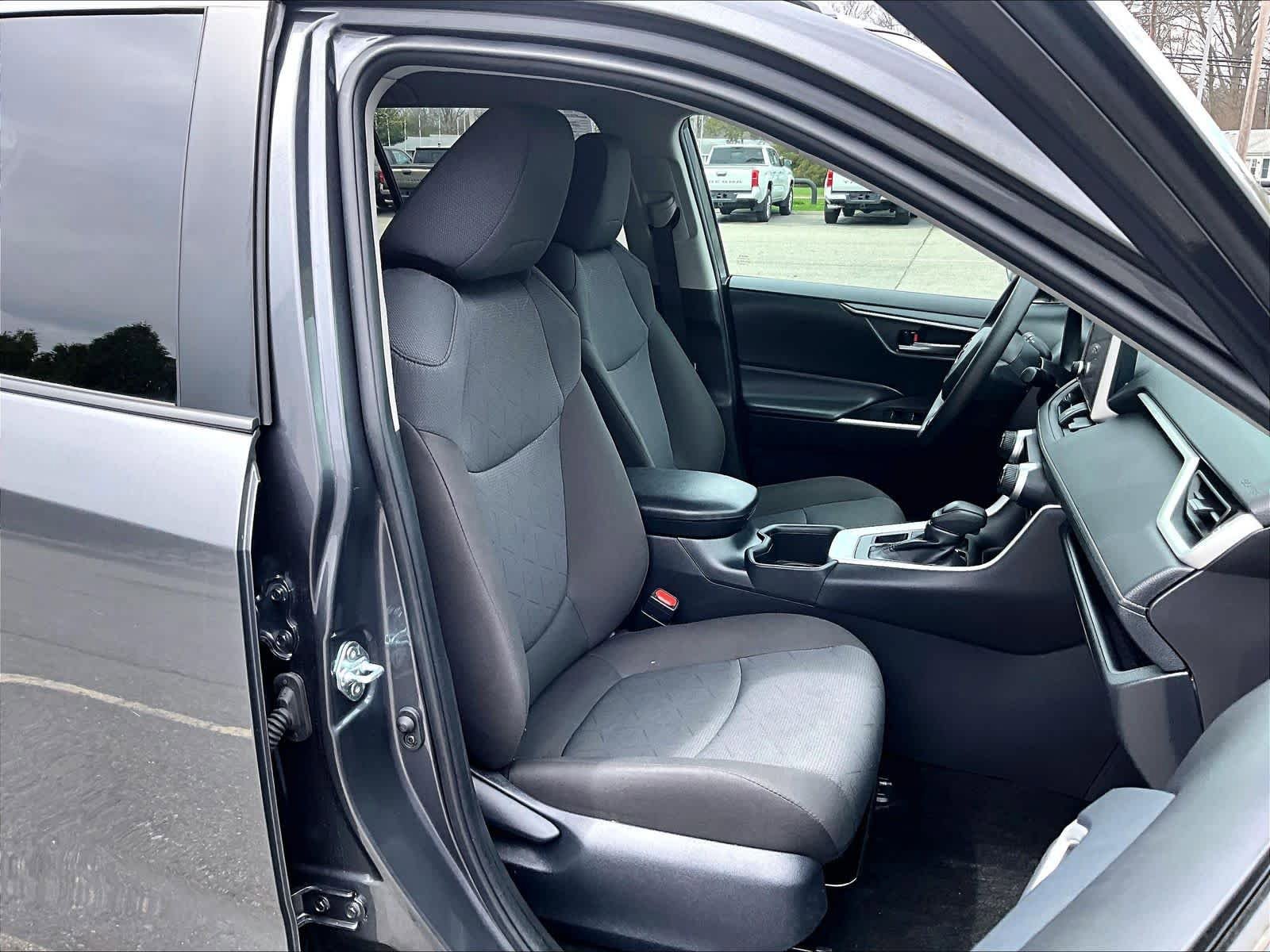 Used 2025 Toyota RAV4 XLE image 11