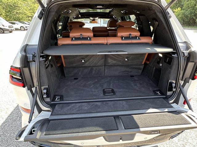 Certified 2025 BMW X7 M60i AWD/4WD image 18