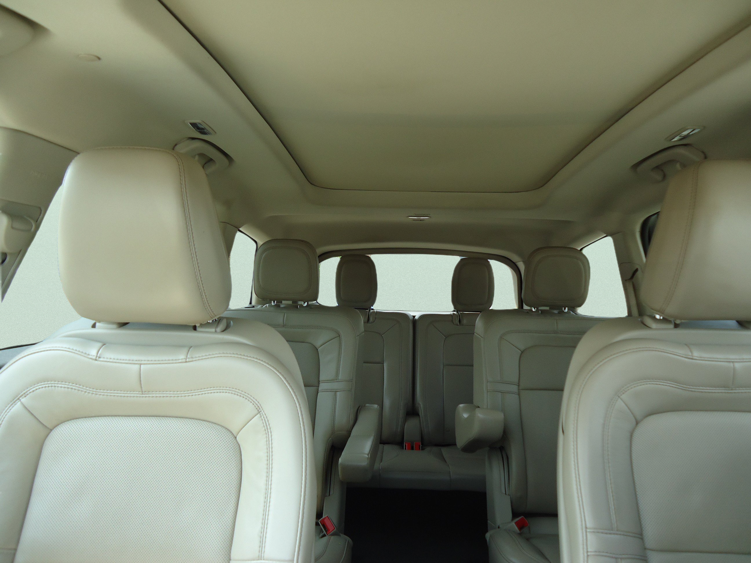 Used 2021 Lincoln Aviator Grand Touring w/ Elements Package Plus AWD/4WD image 31
