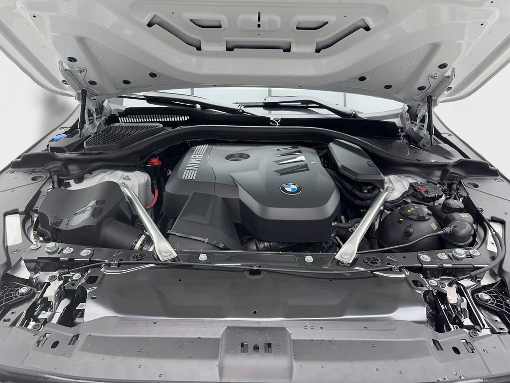 Used 2025 BMW 530i RWD image 12