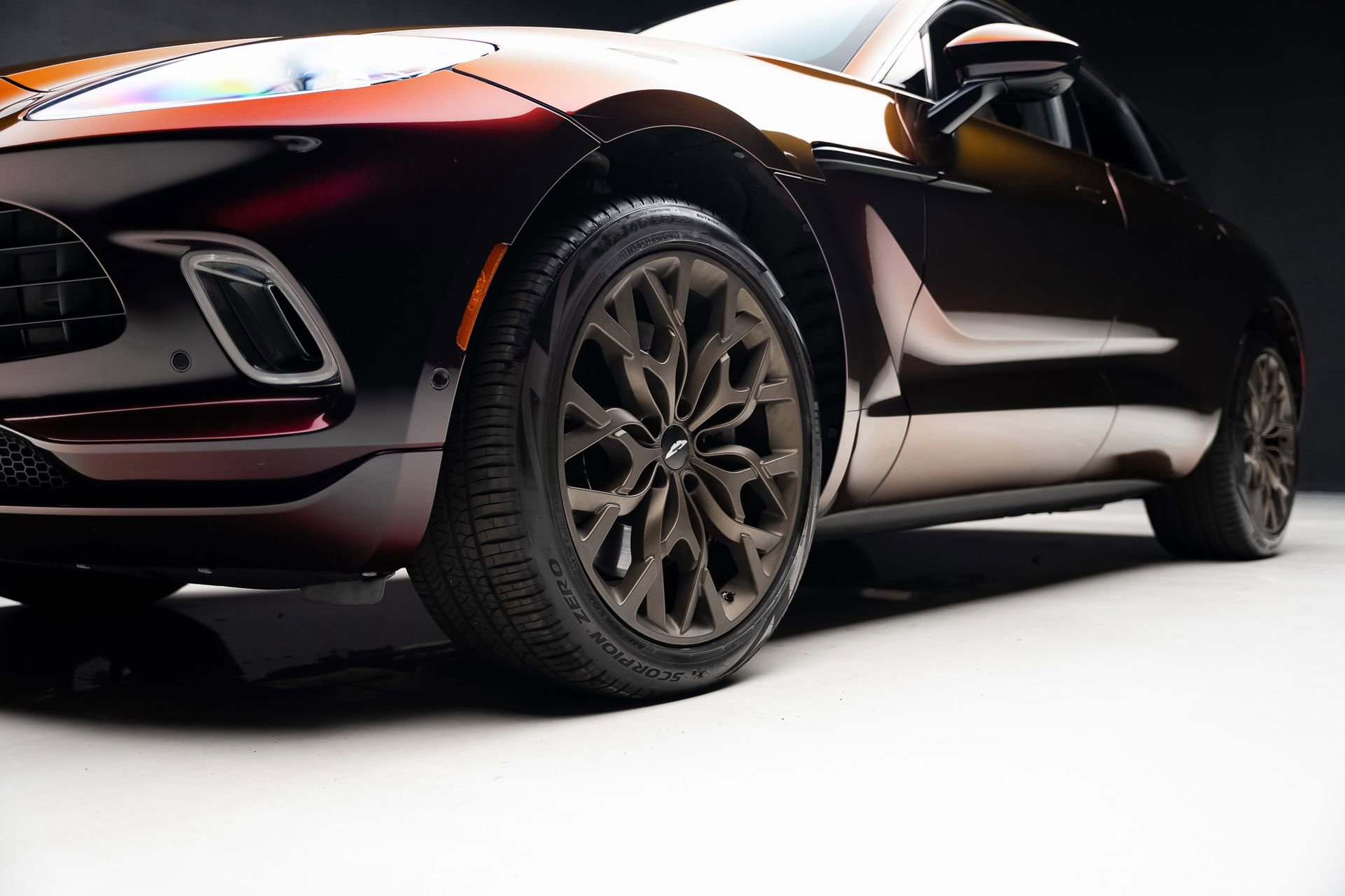 Used 2023 Aston Martin DBX AWD/4WD image 75