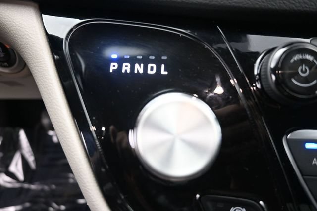 Used 2024 Chrysler Pacifica Touring-L FWD image 22