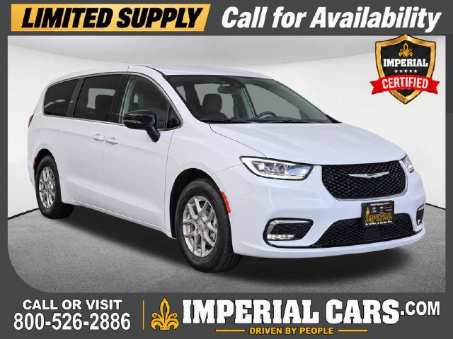 Used 2026 Chrysler Pacifica Select FWD image 1