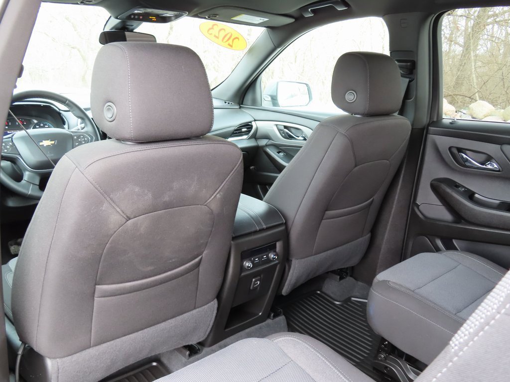 Used 2023 Chevrolet Traverse LT image 28