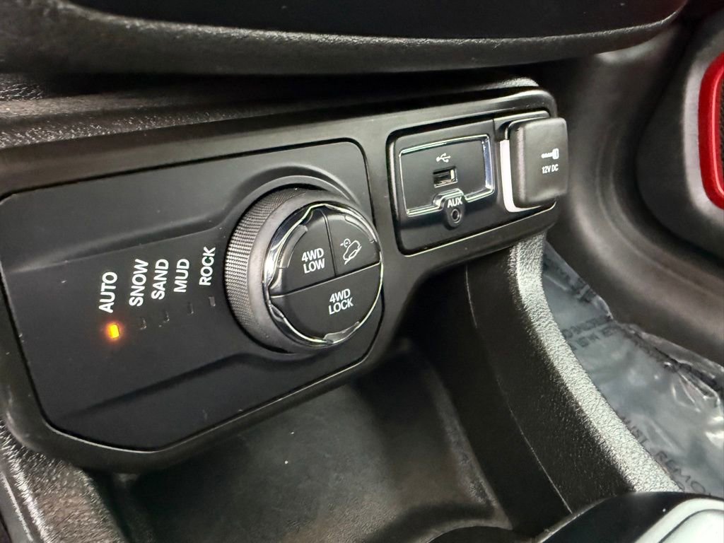 Used 2023 Jeep Renegade Trailhawk AWD/4WD image 20