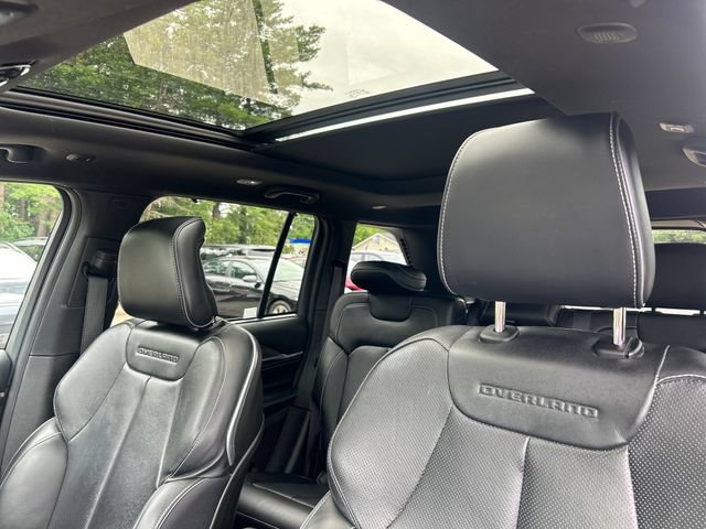Used 2023 Jeep Grand Cherokee Overland w/ Luxury Tech Group IV AWD/4WD image 22
