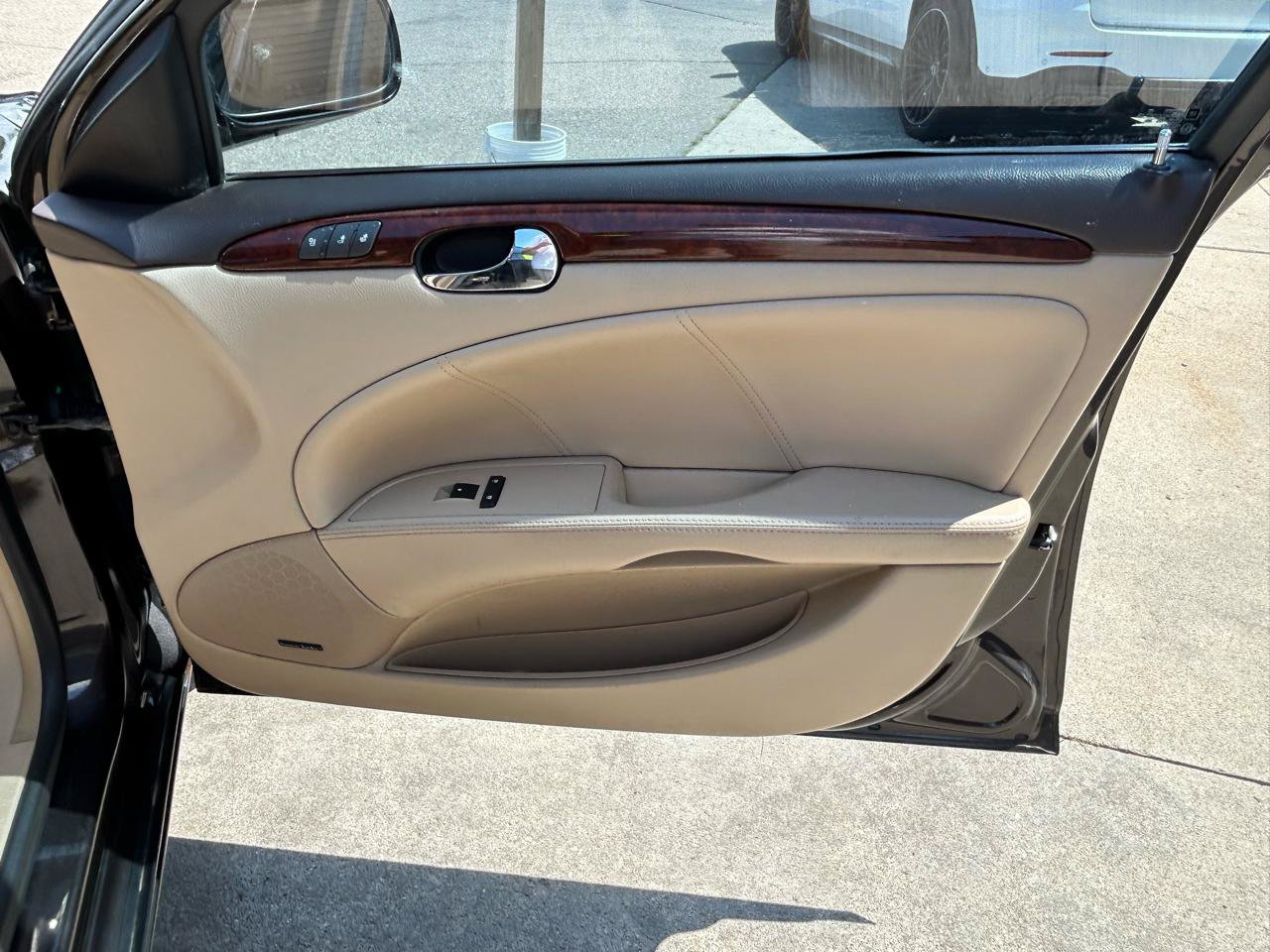 Used 2008 Buick Lucerne CXS FWD image 16