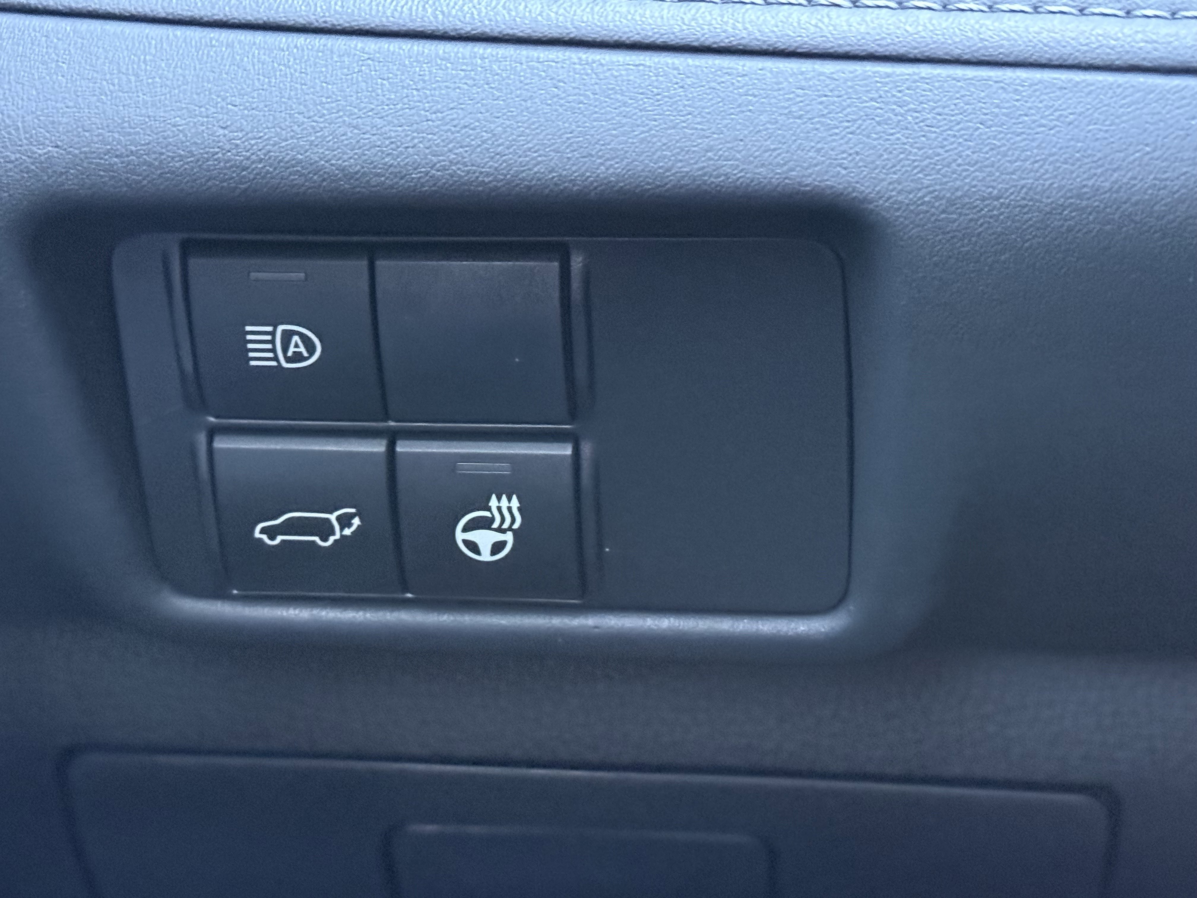 Used 2022 Toyota Highlander Limited image 24