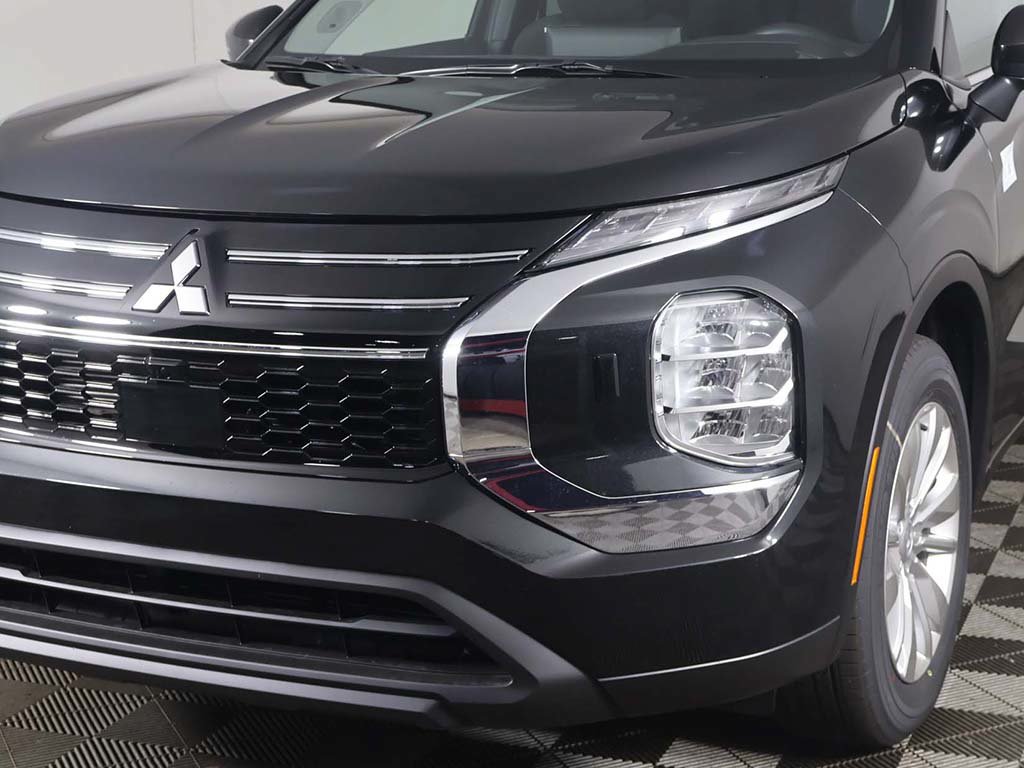 New 2026 Mitsubishi Outlander ES AWD/4WD image 13