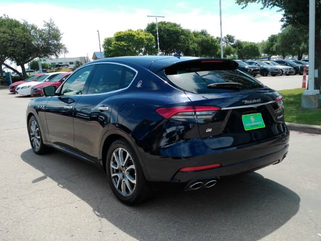 Used 2021 Maserati Levante AWD/4WD image 9