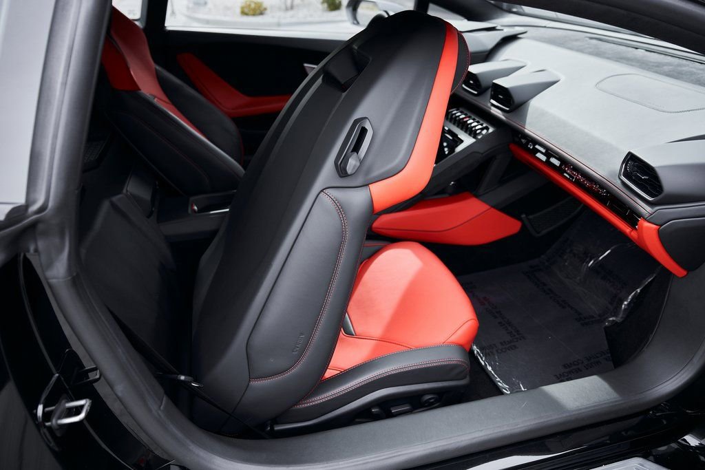 Used 2023 Lamborghini Huracan EVO image 47