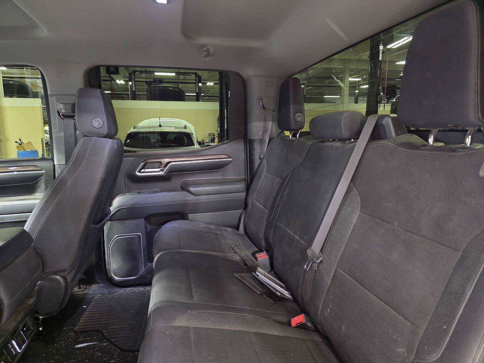Used 2024 Chevrolet Silverado 1500 LT RWD image 11